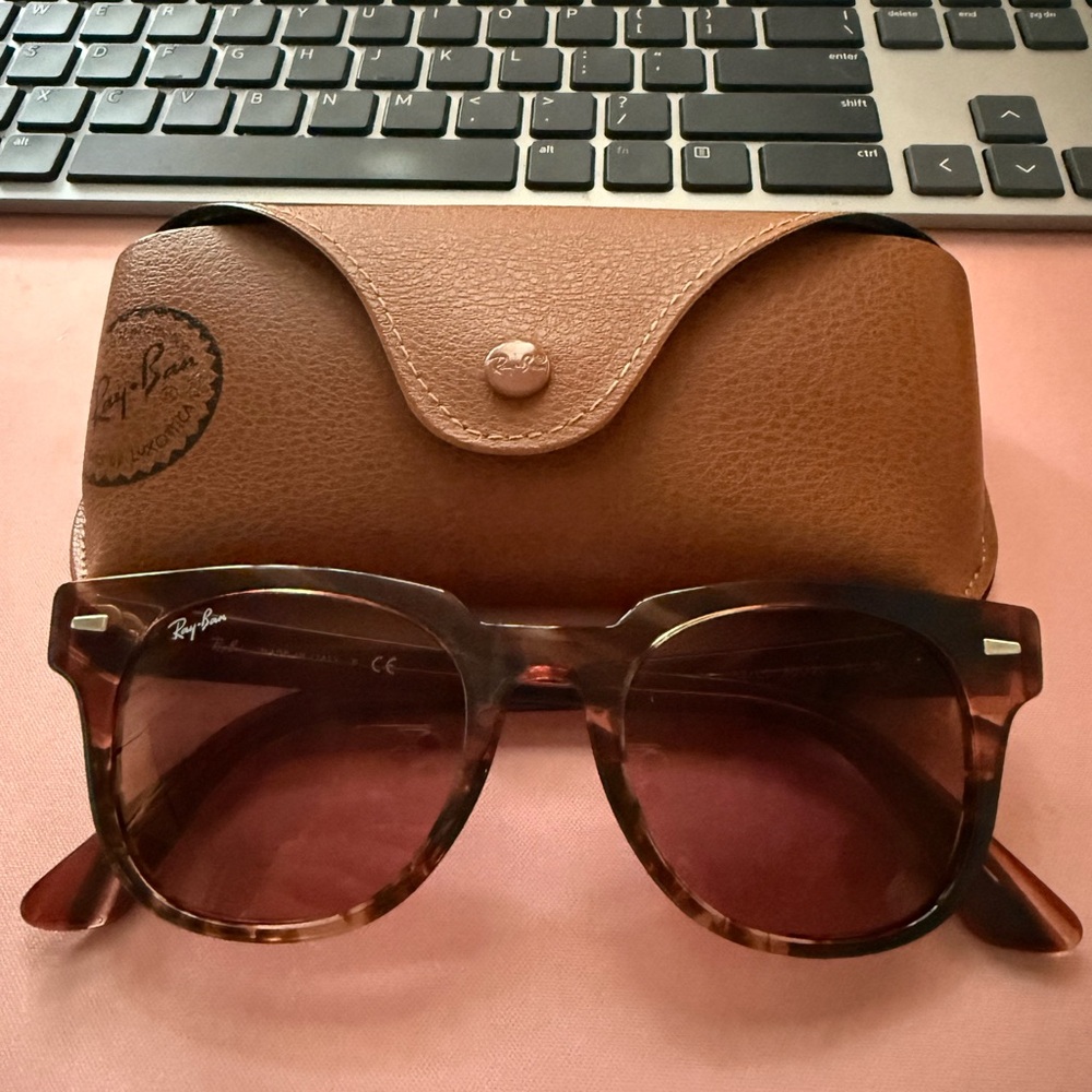 Ray-Ban Sunglasses Womens
